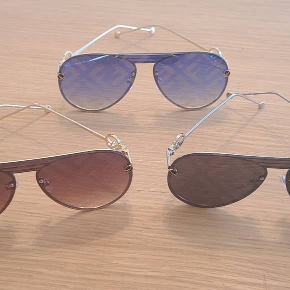 F Sunglasses - Picture 3 of 4
